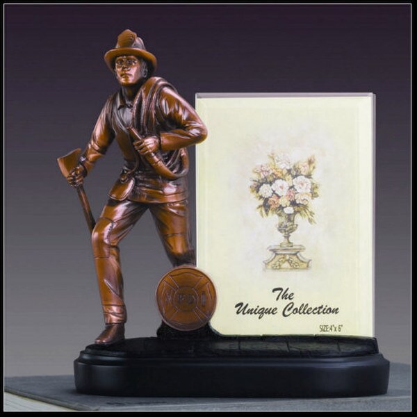 Fire Fighter In Action Statue Decorative Award Hero Rescue Service